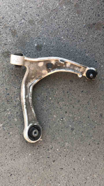 Рычаг передний, правая сторона Honda Odyssey  2012 3.5 Бензин Киев