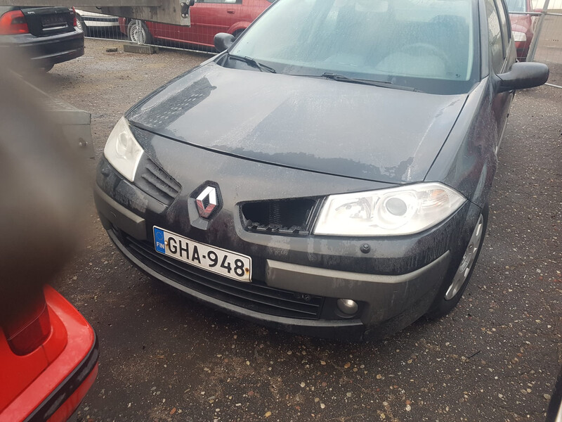Решітка радіатора Renault Megane 2 універсал 2007 р.  1.6 л бензин