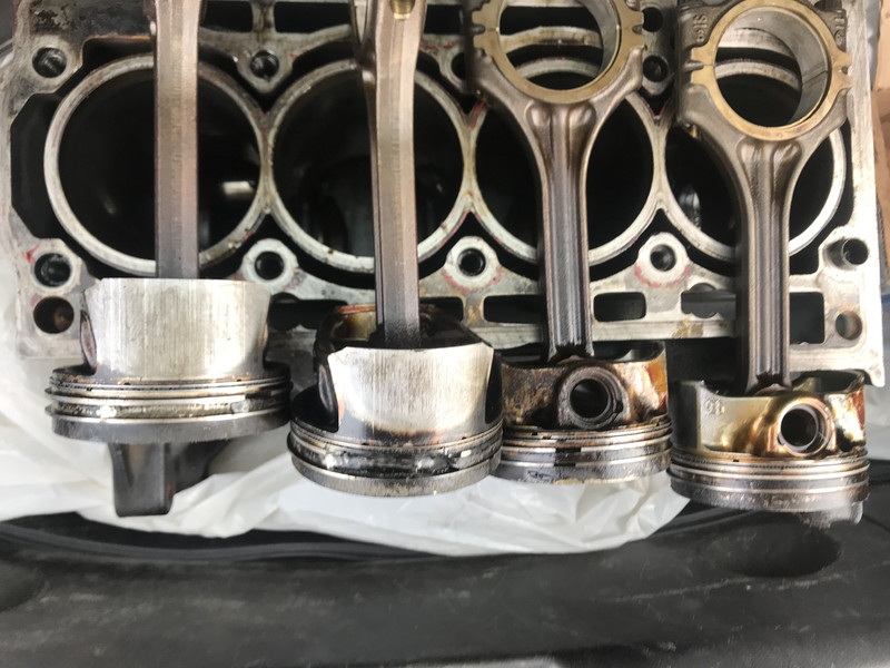 Поршень Volkswagen Touran  2009 универсал 1.4 Бензин Николаев