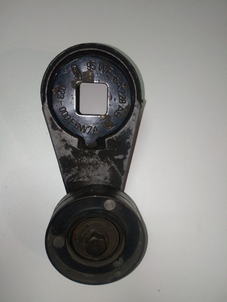 Натяжитель поликлинового ремня Ford Transit  1995 2.0 Бензин Чернигов