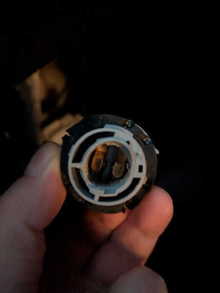 Цоколь лампочки габаритного огня сзади Kia K5 2015 р.  2.0 л бензин Одеса