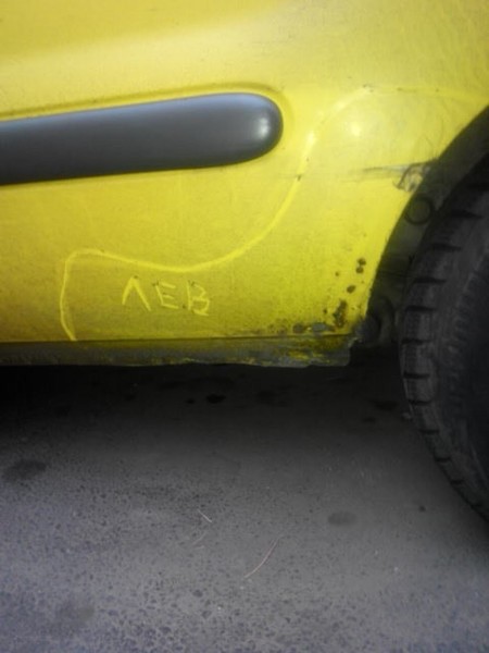 Часть крыла Renault Kangoo 2000 г.  1.9 л гибрид Харьков