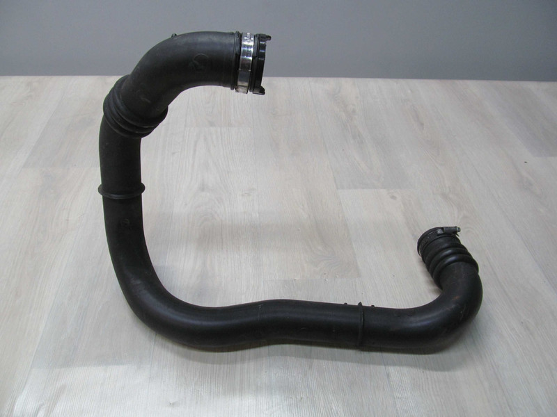 Патрубок интеркулера Renault Master  2001 2.5 Дизель Бахмут