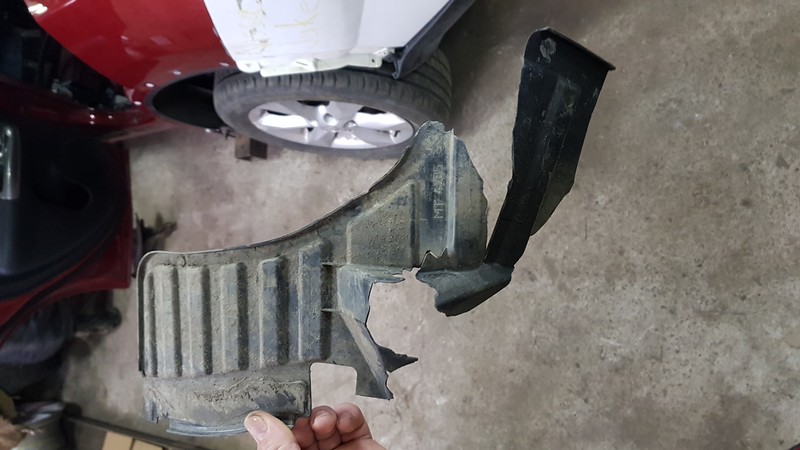 Підкрилок задній лівий Nissan Juke  2012 хетчбек 1.6 Бензин 