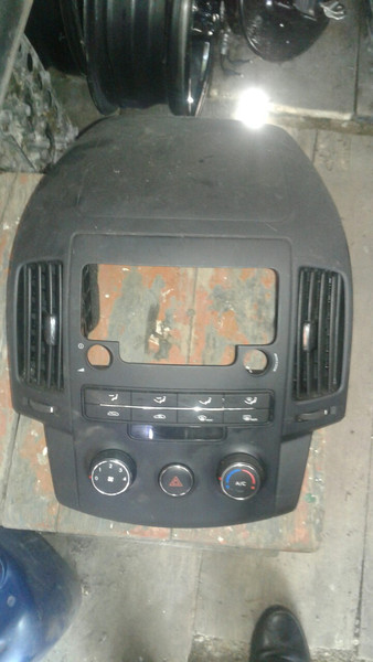 Рамка магнитолы Hyundai i30  2010 хэтчбек 1.6 Бензин Львов