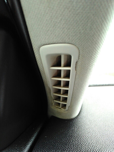 Дефлектор обдува Skoda Superb 2 2013 р.  2.0 л дизель