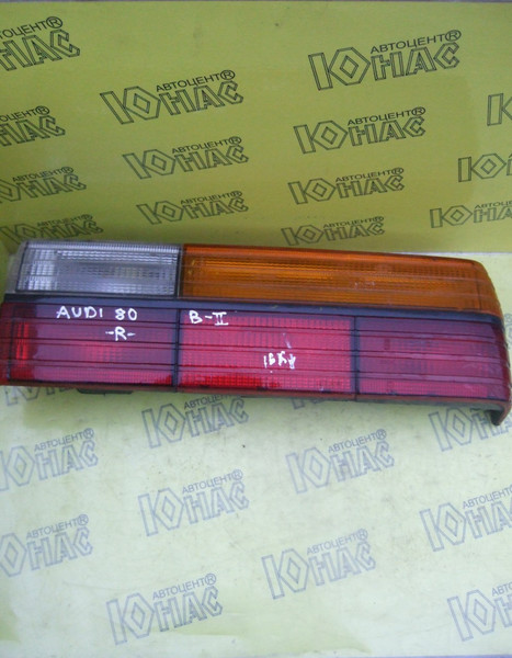 Левый фанарь Audi 80 B2 1982 1.6 Бензин 