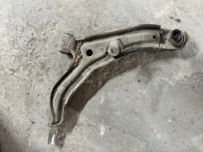 Рычаг передний правый Nissan Sunny B12  1986 хэтчбек 1.6 Бензин Одесса