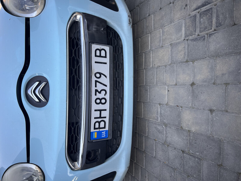 Решітка радіатора Citroen C1 хетчбек 2013 р.  1.0 л бензин Одеса