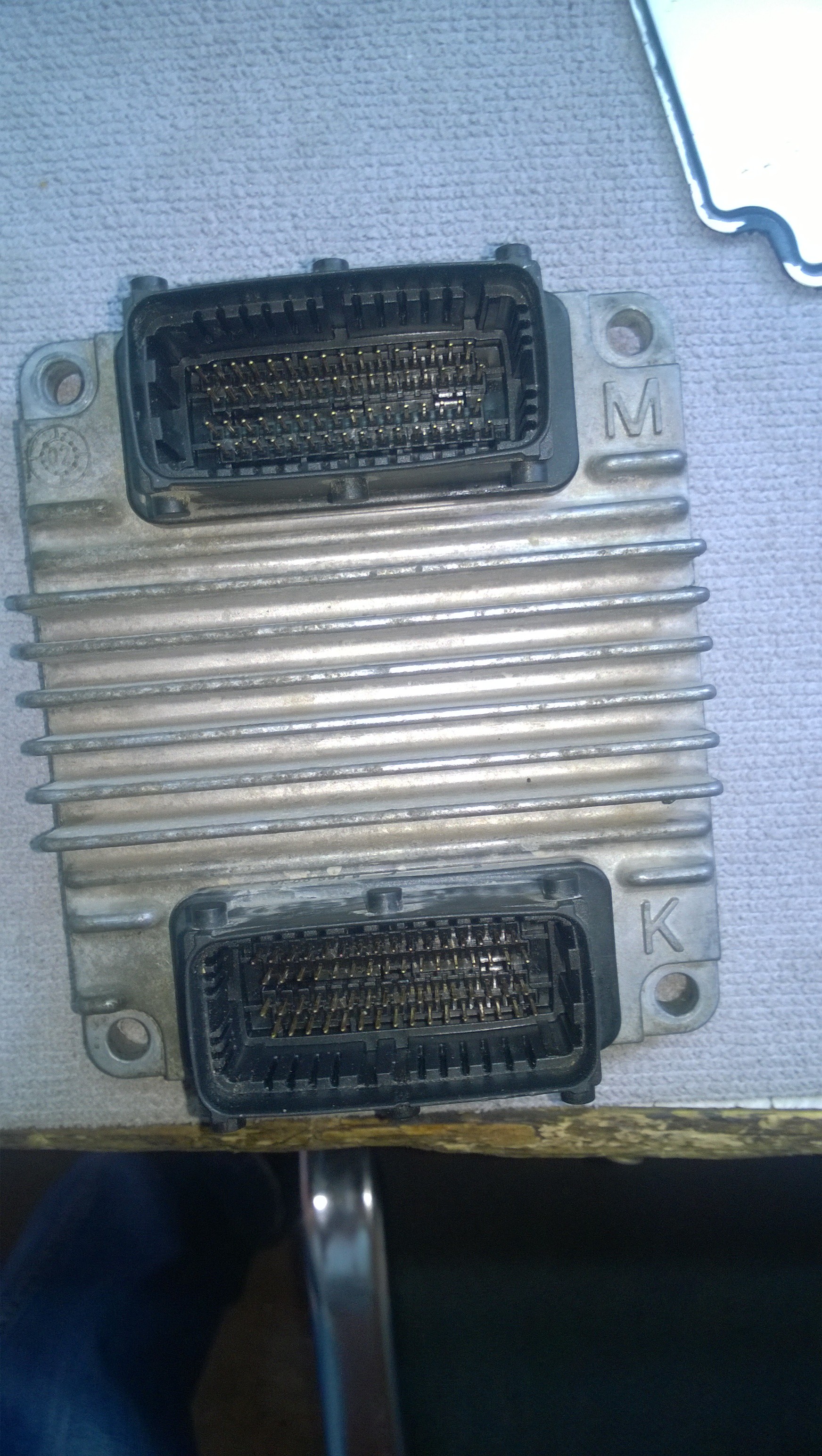 Электронный блок управления двигателем D02002   Opel Vectra