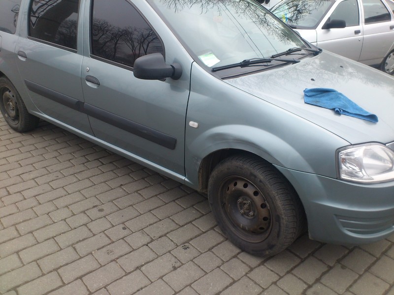 Крило Renault Logan  2010 универсал 1.6 Бензин Долина