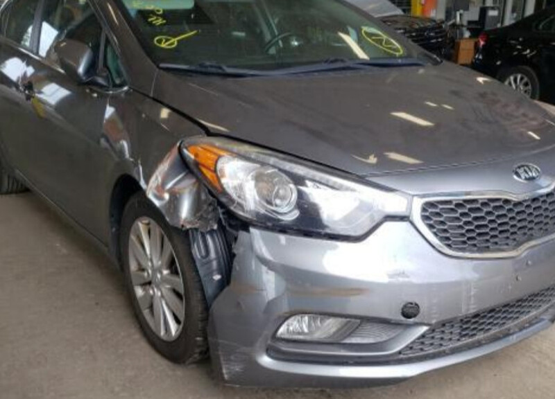 Крыло переднее Kia Forte 2015 г.  2.0 л бензин Киев