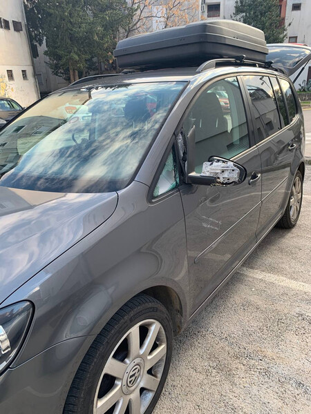 Ліве дзеркало Volkswagen Touran  2011 універсал 1.6 Дизель Авангард