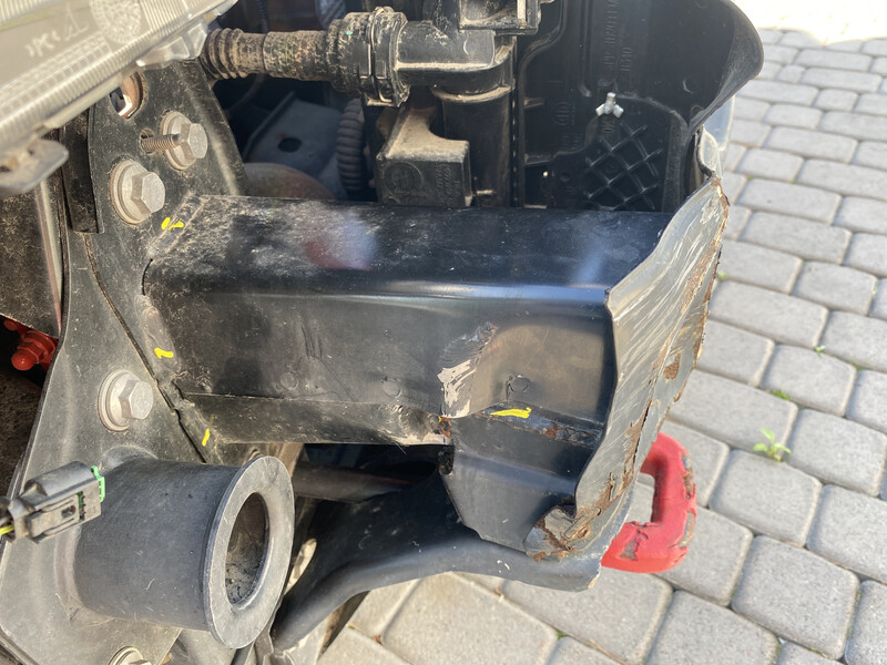 Підсилювач переднього бампера Jeep Renegade хэтчбек 2019 г.  1.4 л бензин Киев