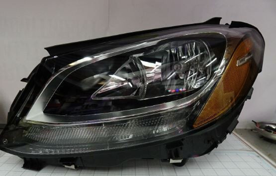 Фара передняя Mercedes C-Class 2015 г.  Киев