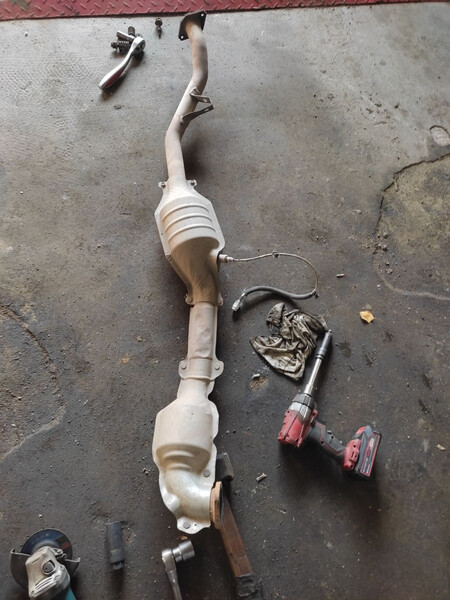 Приймальна труба глушника Subaru Outback універсал 2005 р.  2.5 л бензин Вінниця