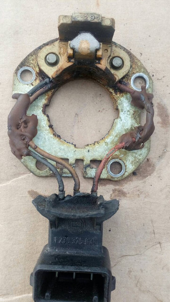 Датчик Холла Audi 100 1994 г.  2.0 л бензин Ровно