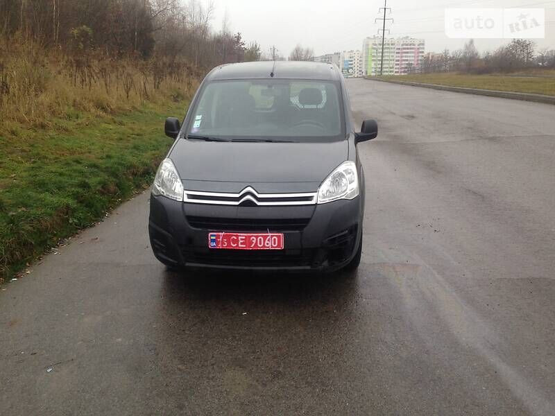 Галушка протівотуманки Citroen Berlingo  2016 1.6 Бензин Монастырище