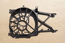 Диффузор вентилятора 13147276   Opel Astra