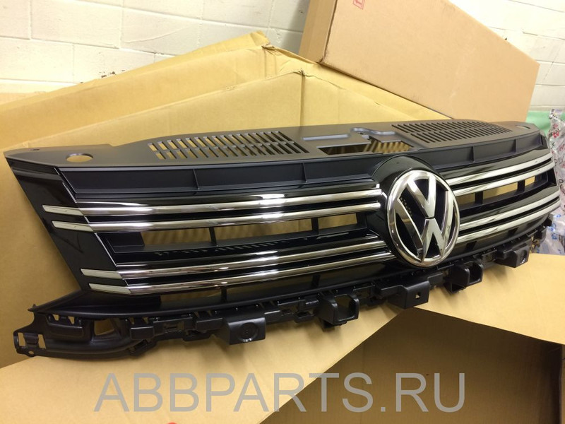 Решітка радіатора верхня 5N0853651J9B9   Volkswagen Tiguan