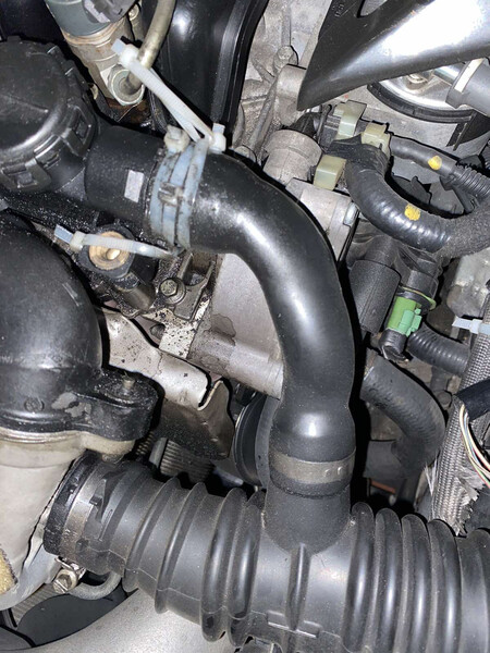 Патрубок отвода карьерных газов Mazda 3 BK  2006 2.0 Дизель Киев