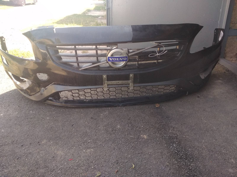 Решітка радіатора верхня Volvo S60  2017 99.0 Бензин 