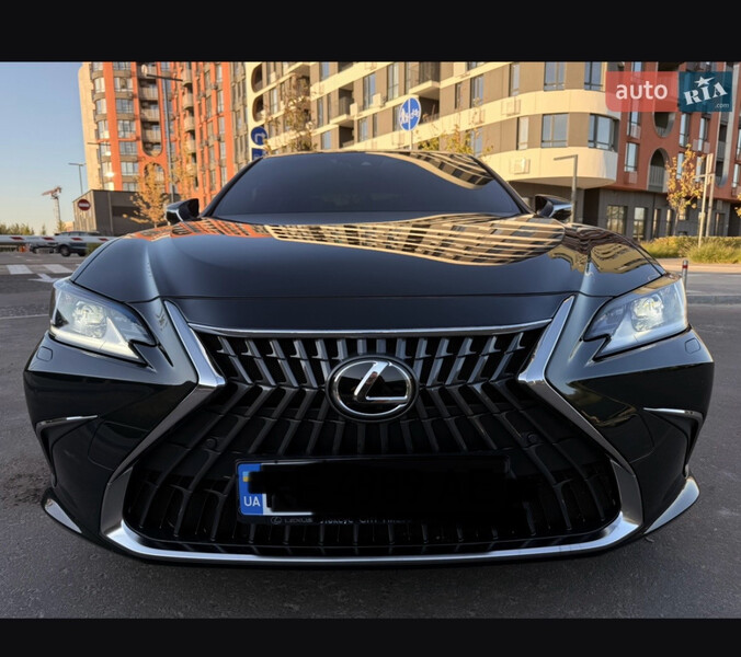 Радиаторная решетка Lexus ES  2023 2.5 Гибрид Киев