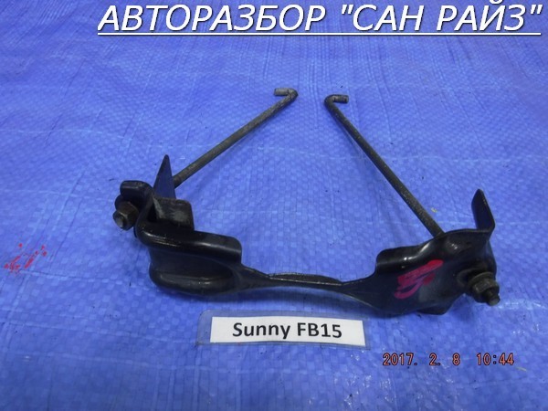 Кронштейн крепления аккумулятора Nissan Tiida C11  2007 хэтчбек 2.0 Бензин Чернигов