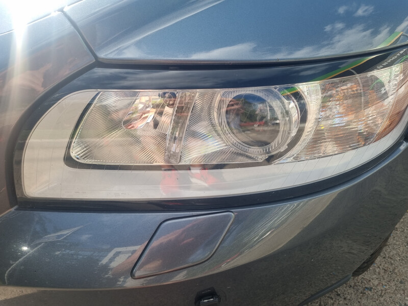 Права фара Volvo V50 универсал 2008 г.  1.6 л дизель Луцк