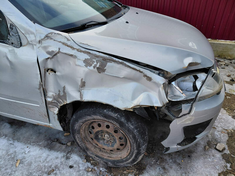 Переднее правое крыло ВАЗ (Lada) Granta  2015 1.6 Бензин Мурованые Куриловцы