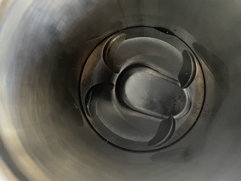 Поршень Ford Fusion 2016 г.  2.0 л бензин Умань