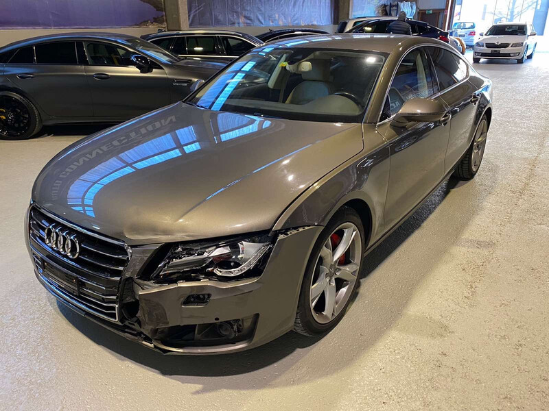 Бампер передний Audi A7 2010 г.  3.0 л бензин Николаев