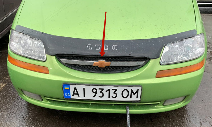 Решетка радиатора со значком Chevrolet Aveo  2005 1.5 Бензин 