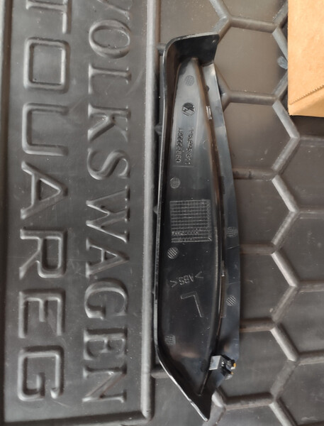 Накладка на стоп-сигнал Volkswagen Touareg  2011 3.0 Дизель Кам'янець-Подільський