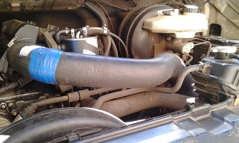 Верхний патрубок интеркулера Mercedes-Benz Sprinter  2003 2.2 Дизель Сумы