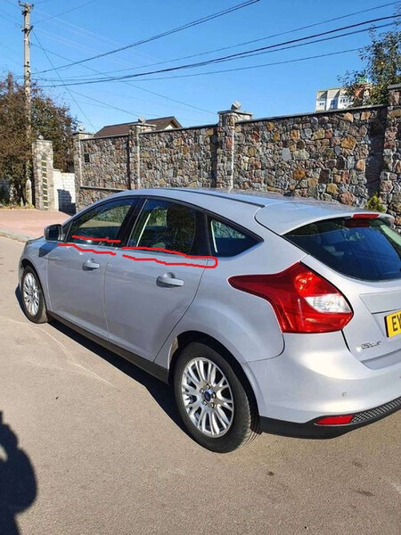 Молдинг стекла двери Ford Focus 3  2013 хэтчбек 1.0 Бензин Днепр