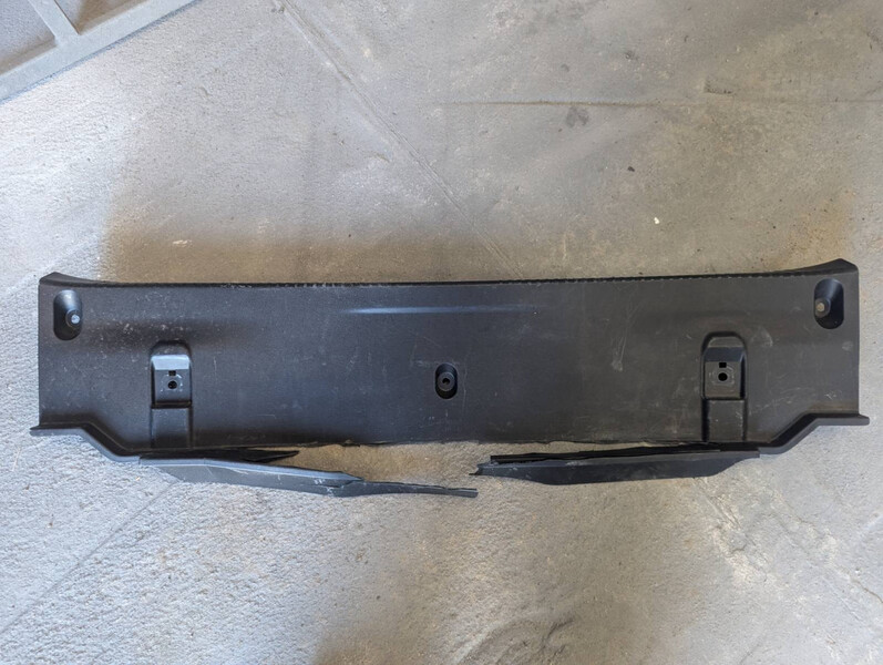 Декоративная накладка багажника Lexus ES  2014 3.5 Бензин 