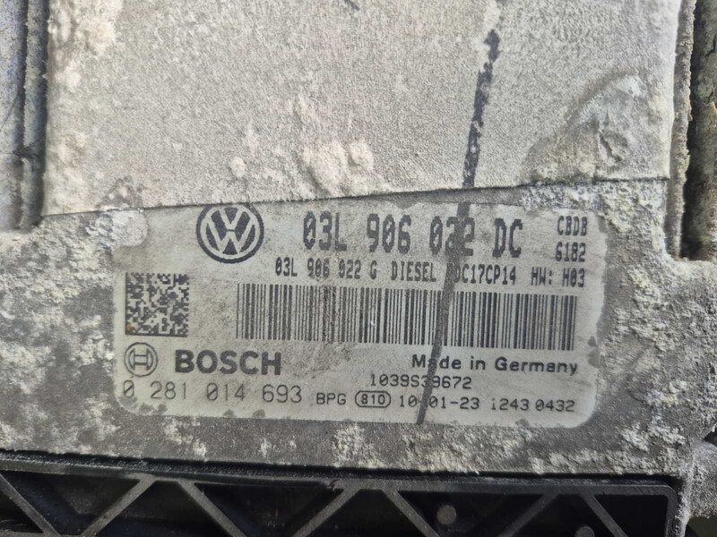 Блок керування двигуном 03L906022DC   Volkswagen Golf