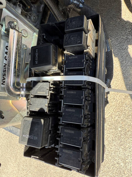 Блок предохранителей 24382-6RA0A   Nissan Rogue