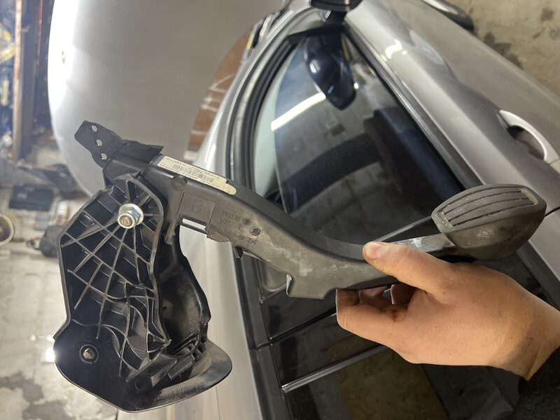 Педаль зчеплення Peugeot 308  2015 Кам'янське