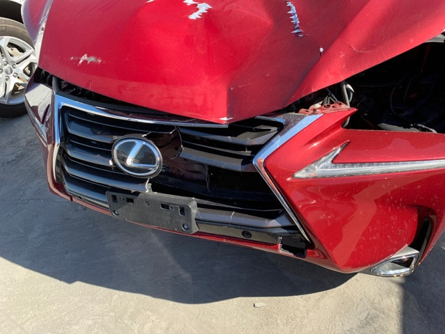 Решетка радиатора Lexus NX 2015 г.  2.0 л бензин Кременчуг