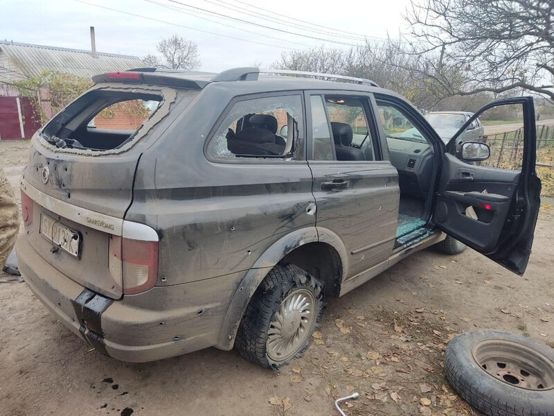 Стекло боковое кузовное правое и левое SSangYong Kyron  2008 1.6 Бензин 