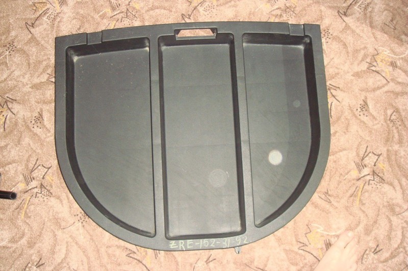 Панель багажника внутренняя - пластик Toyota Auris  2012 хетчбек 1.6 Бензин 