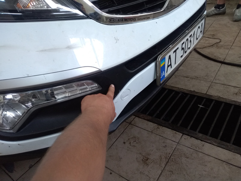 Решітка бампера Kia Sportage 3  2011 1.3 Дизель Коломыя