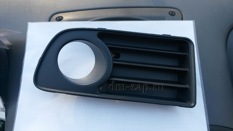 Решетка фары противотуманной Mitsubishi Carisma  2003 1.6 Бензин Донецк