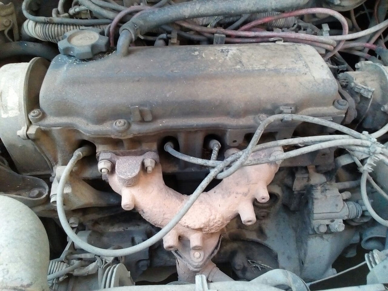 Головка двигателя Nissan Prairie  1990 универсал 2.0 Бензин Хмельницкий