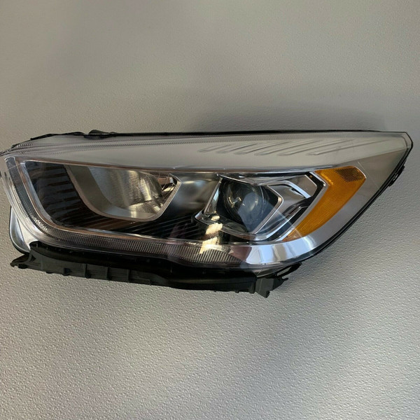 Фара левая в сборе Ford Escape 2018 г.  2.0 л бензин Одесса