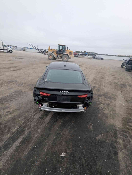 Бампер задний Audi A5  2021 2.0 Бензин Киев
