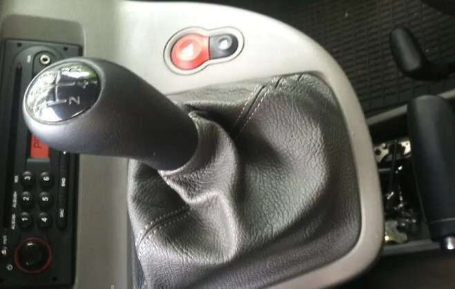 Кожух (чехол) ручки кпп Renault Kangoo  2010 1.5 Дизель Сумы