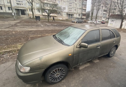 Дверь передняя левая,задняя левая четверть Nissan Almera N15 1998 хетчбек 1.4 Бензин 